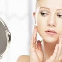 wajah-perih-saat-menggunakan-skincare-mungkin-ini-penyebabnya