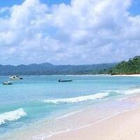 salah-satu-keindahan-pantai-di-jawa-timur-menyangingi-pantai-milik-amerika-serikat
