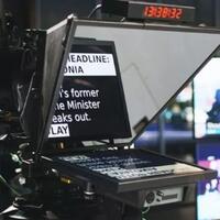 adakah-teleprompter-canggih-yang-gak-terlihat-dan-gak-ketahuan-sama-orang-lain