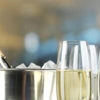 keramas-pakai-sampanye-bagaimana-rasanya