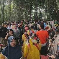 jalan-jalan-ke-pasar-papringan-tak-ada-plastik-semua-pakai-bambu
