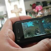 main-pubg-di-smartphone-super-mini-senyaman-rumput-tetangga-nggak