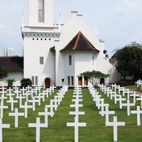 berkunjung-ke-ereveld-menteng-pulo-wisata-makam