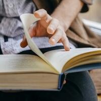 tips-membaca-buku-bagi-kalian-yang-sibuk-versi-rendyconan