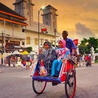 becak-antara-transportasi-dan-kultur-kebudayaan-bangsa