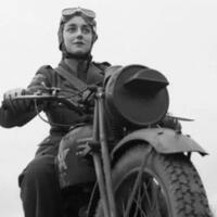 wow-tak-hanya-priainilah-foto-para-pemotor-quotwanitaquot-cantik-di-tahun-1940-an