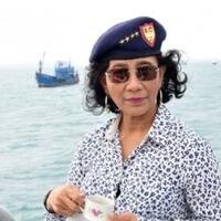 di-pinggir-laut-susi-berpuisi--kau-bohong