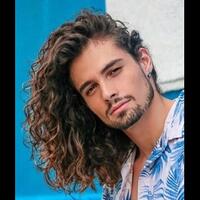 rambut-gondrong-para-pria-ini-pasti-bikin-kamu-iri-sis