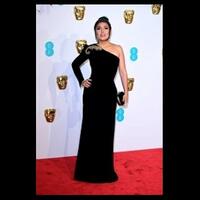 indahnya-busana-selebriti-di-british-academy-of-film-and-television-arts-awards-2019