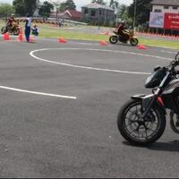 bagusnya-belajar-motor-matik-dulu-apa-motor-manual