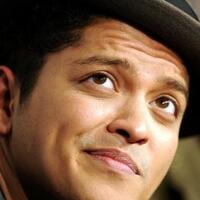 lagunya-dibilang-vulgar-bruno-mars-ngomel-ke-indonesia-ed-sheeran-ikut-disindir