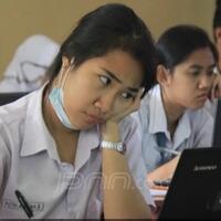 lebih-enak-mana-usbn-pakai-laptop-atau-smartphone