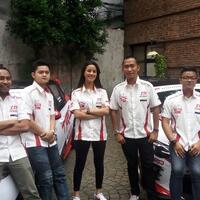 rio-haryanto-dan-sabrina-sameh-menjadi-sosok-baru-di-toyota-team-indonesia