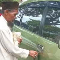pengemis-bogor-saya-sewa-mobil-kalau-naik-umum-kaki-saya-sakit