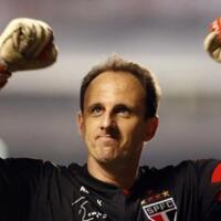 rogerio-ceni-kiper-sao-paulo-sekaligus-quotpencetak-131-golquot-yang-melegenda