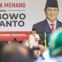 gebrak-podium-berkali-kali-prabowo-ditenangkan-amien-rais