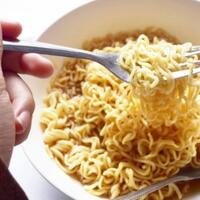 cara-masak-indomie-paling-nyeleneh-yang-pernah-ada-pernah-coba