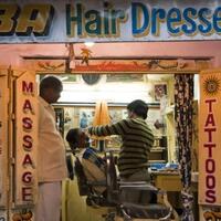 barbershop-legendaris-ini-banjir-pelanggan-tapi-bukan-buat-cukur-rambut--tapi