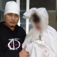 polisi-tangkap-pocong-yang-telah-sepekan-resahkan-warga-pemalang