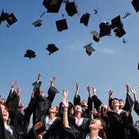 7-tradisi-kelulusan-paling-aneh-universitas-di-amerika