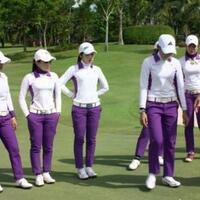caddy-sebenarnya-pakai-baju-berlapis-yang-sexy-itu-lagi-ikutan-event