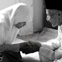 mengenal-indahnya-tradisi-sungkem-dalam-budaya-islam---jawa-saat-perayaan-idul-fitri