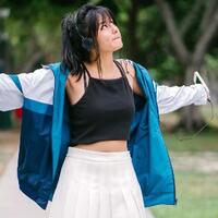 ciri-dasar-kaum-millenial-sharing-caring-and-multitasking