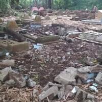 caleg-gerindra-bongkar-4-makam-keluarga-kerabat-yang-tak-mendukungnya
