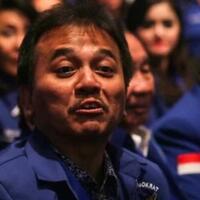 kemenpora-memang-cabut-gugatan-tapi-roy-suryo-bisa-dipidanakan