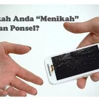 melakukan-pernikahan-dengan-benda-mati-untuk-menemani-hidup-jones-garis-keras