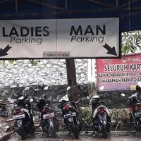 ini-parkiran-rsud-depok-yang-viral-motor-pria-wanita-dipisah