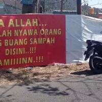 spanduk--cabutlah-nyawa-orang-yang-buang-sampah-disini--ternyata-ampuh