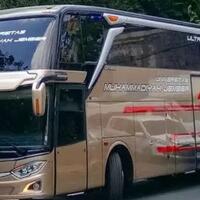 gila-ada-bus-mewah-di-universitas-muhammadiyah-jember