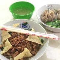 jajanan-yang-bikin-seger-itu-ya-quotbakso-pinggir-jalanquot