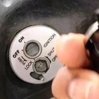 modus-terbaru-maling-alat-ajaib-ini-bisa-buka-penutup-kunci-magnet-semua-jenis-motor
