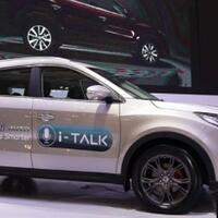 dfsk-glory-i--auto-vs-wuling-alma-wind-canggihan-mana-ya