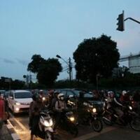 lampu-lalu-lintas-bersuara-bukan-penghibur-di-kala-macet