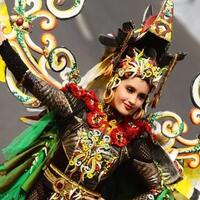 hudoq-busana-cinta-laura-di-jember-fashion-carnaval-yang-menuai-kontroversi