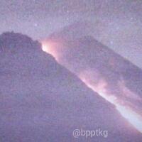 gunung-merapi-luncurkan-awan-panas-sejauh-950-meter