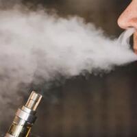 rokok-elektrik-diduga-jadi-dalang-penyakit-paru-paru
