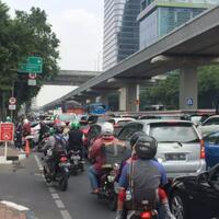 citizen-journalism-unjuk-rasa-ojek-online-di-kedubes-malaysia-berimbas-kemacetan