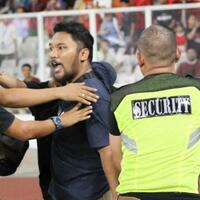 sepakbola-indonesia-dirusak-suporter-indonesia