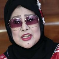 gak-dikasih-ngutang-rokok-anak-elvy-sukaesih-ngamuk-bawa-golok