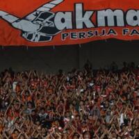 spanduk-hadiah-dari-the-jakmania-untuk-persija