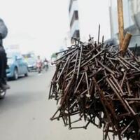 ngeri-rohim-relawan-pencari-ranjau-paku-mengatakan-pernah-dapat-16-ton