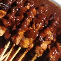 viral-seorang-tamu-diberi-sate-plus-nasi-yang-dihidangkan-dalam-gelas-apa-maksudnya