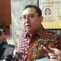 warganet-bikin-puisi-serang-fisik-fadli-zon