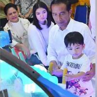 mejeng-bareng-jan-ethes-jokowi-dinilai-tak-sensitif-kabut-asap