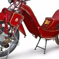 motor-jadul-unik-bermesin-radial-5-silinder-yang-letaknya-ada-di-roda-depan