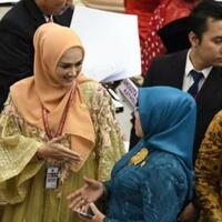 penampilan-cantik-mulan-jameela-dan-krisdayanti-saat-hadiri-pelantikan-dpr